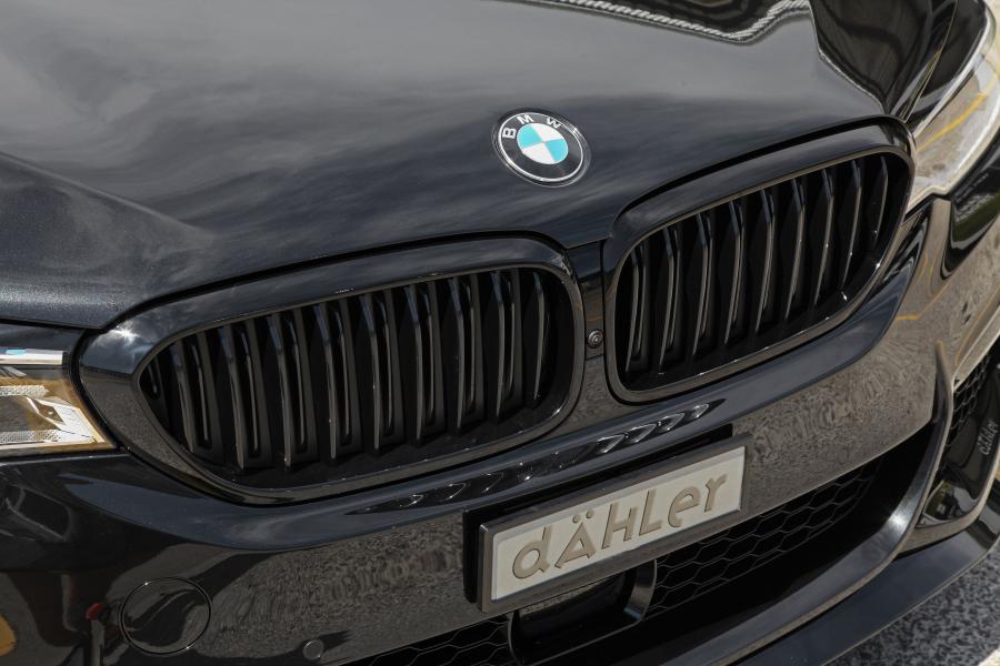 Логотип BMW 540i xDrive Touring by dAHLer 2017 года  (фото 4 из 19)